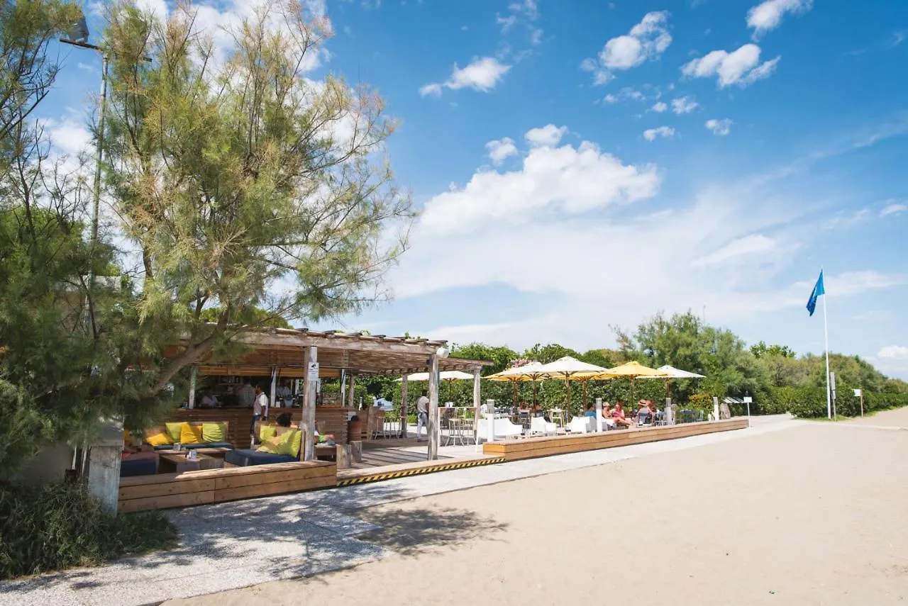 קוואלינו-טראפורטי Italy Camping Village